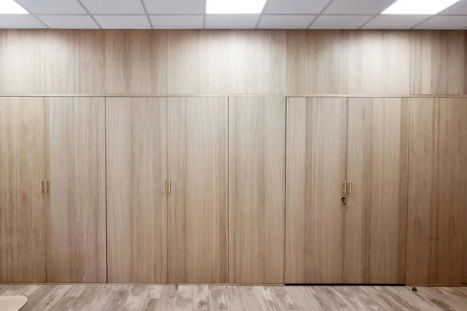 Carves : Réaménagement Bureaux & Agencement Open Space Montrouge - Agence Space Planning Paris — Tertiaire / Bureaux von Xiléades