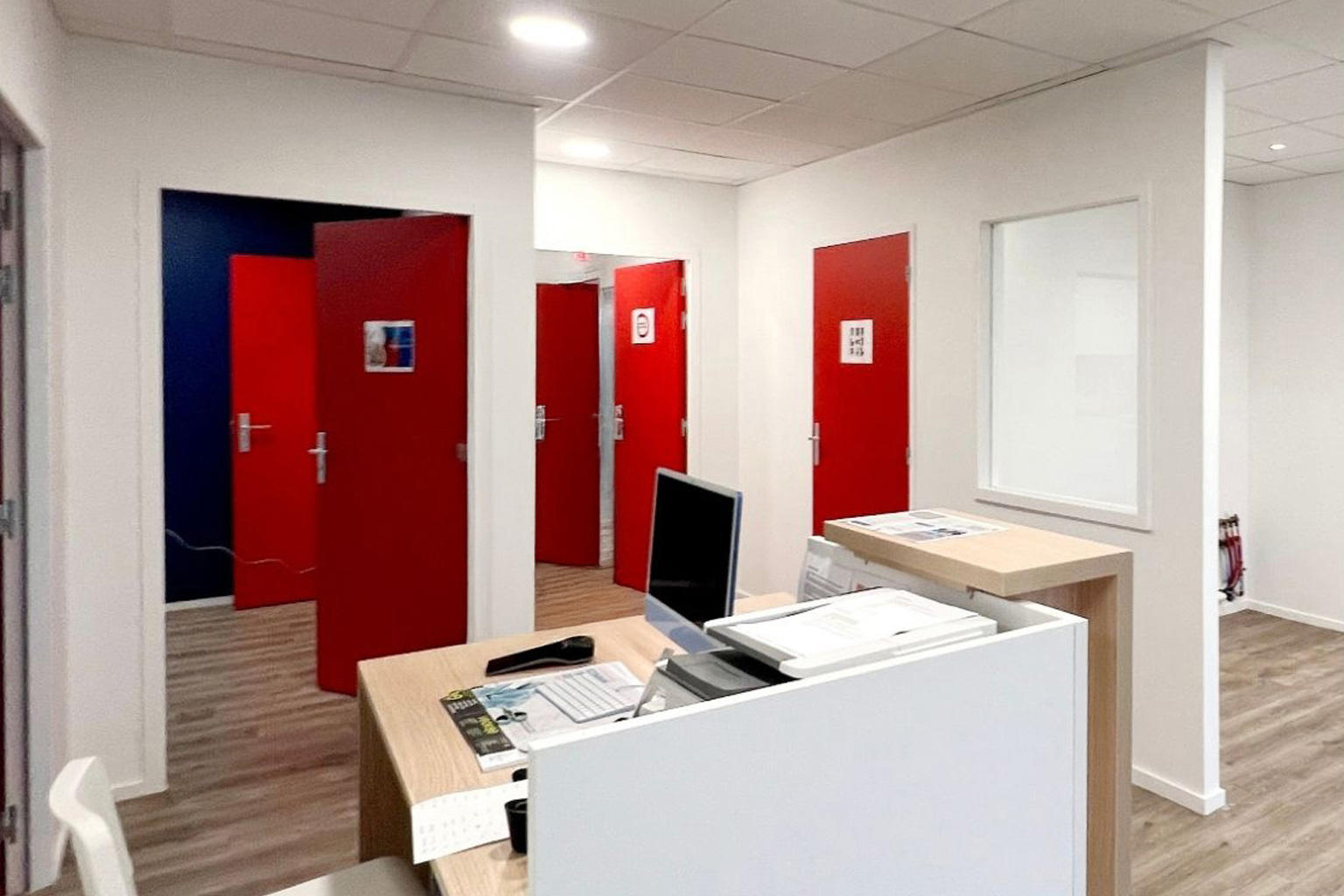 Clinique Vétérinaire MUV Auray : Aménagement & Construction par Xiléades, Agence Design+Build Bretagne