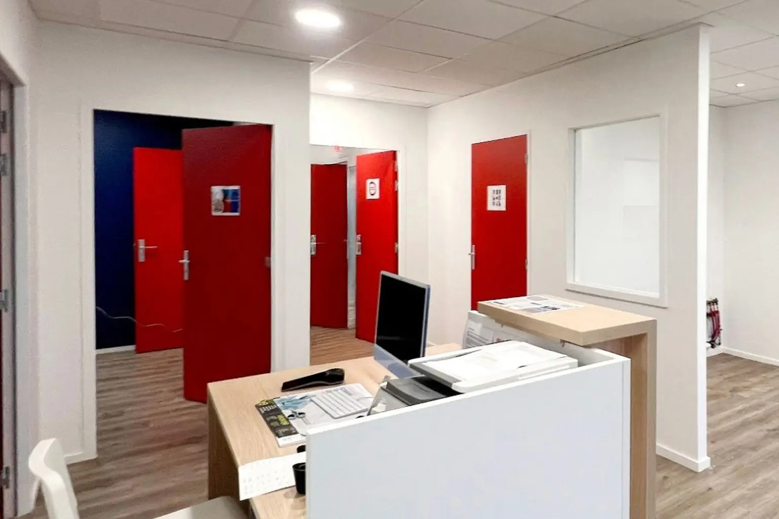 Clinique Vétérinaire MUV Auray : Aménagement & Construction par Xiléades, Agence Design+Build Bretagne — Médical & Vétérinaire par Xiléades