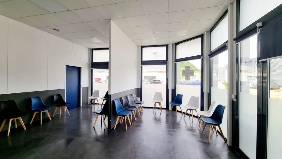 Rénovation & Aménagement Clinique Vétérinaire MUV Échirolles | Agence Design+Build — vista 2