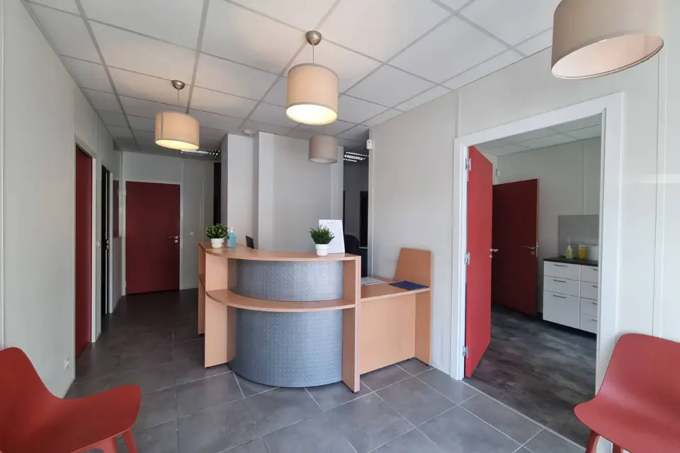MUV Maisons-Alfort (94) : Conception & Réalisation | Xiléades Agence Design+Build — Médical & Vétérinaire von Xiléades