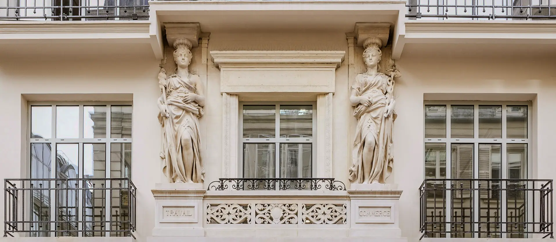 Rénovation Immeuble de Bureaux Haussmannien Paris 10e | Agence Architecture Design+Build — Tertiaire / Bureaux by Xiléades