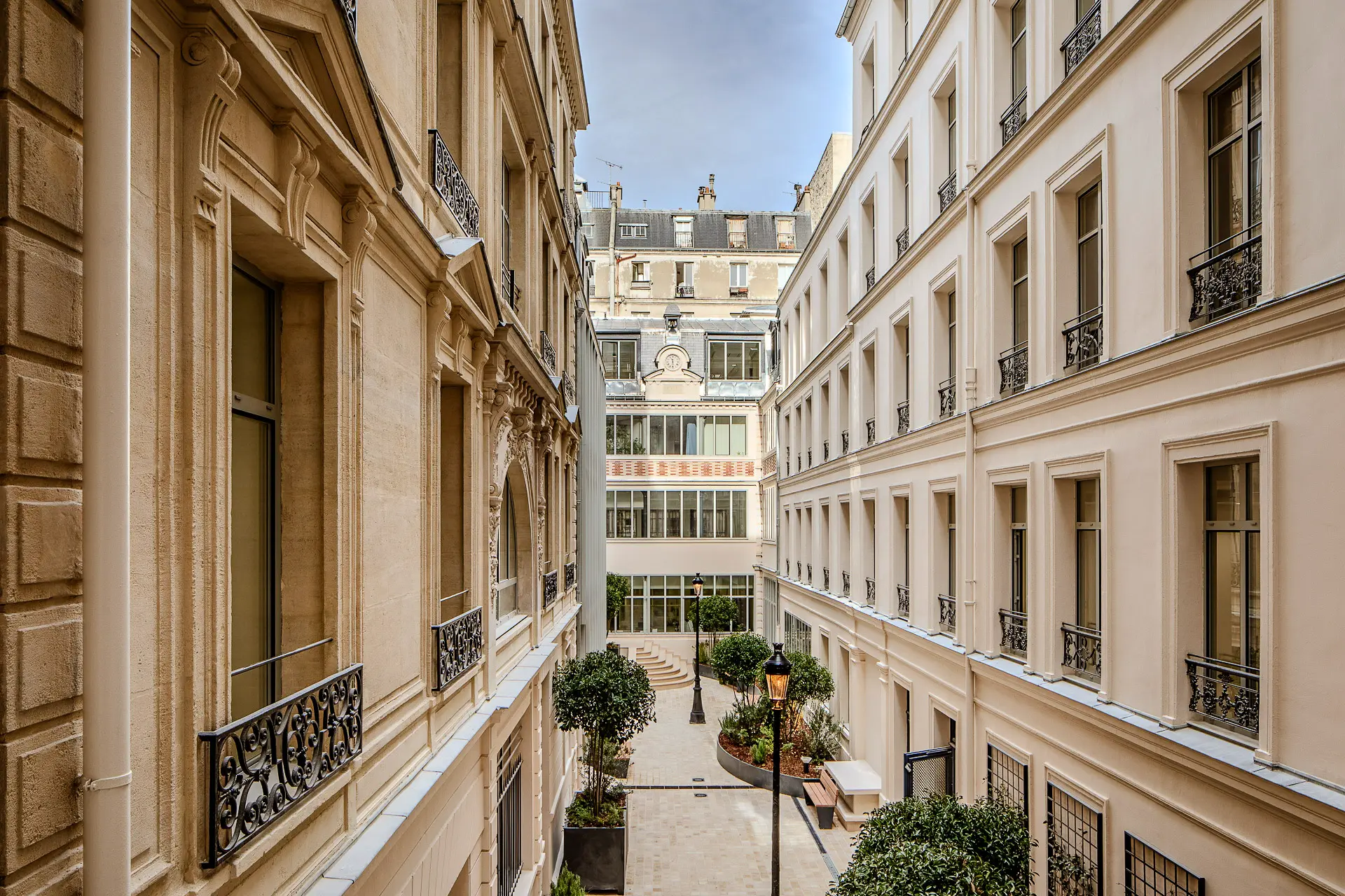 Rénovation Immeuble de Bureaux Haussmannien Paris 10e | Agence Architecture Design+Build — view 3