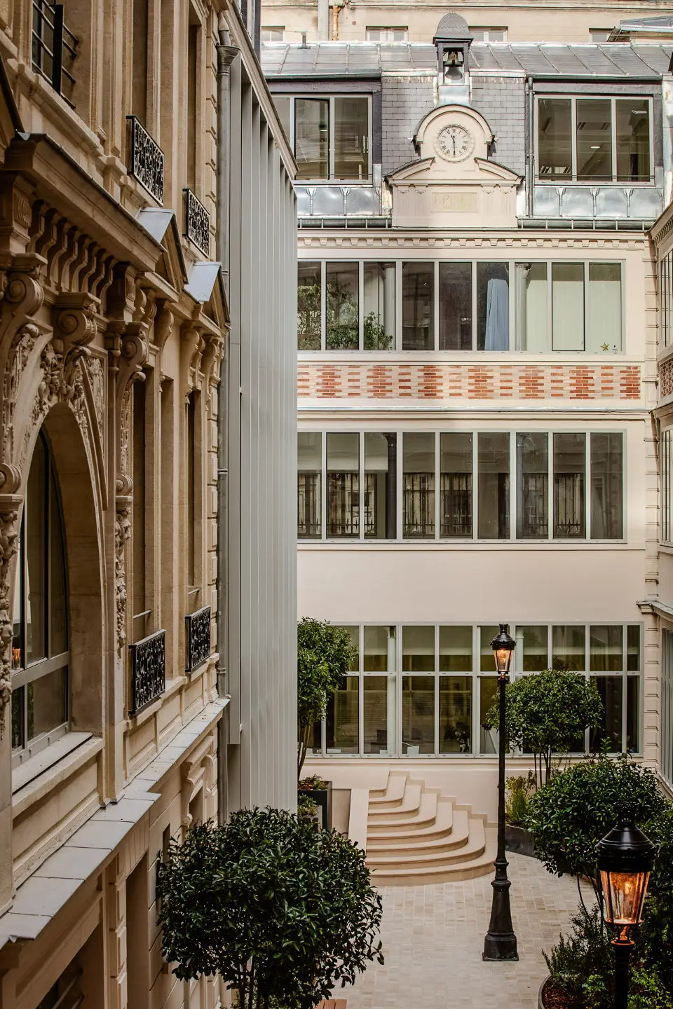 Rénovation Immeuble de Bureaux Haussmannien Paris 10e | Agence Architecture Design+Build — view 4