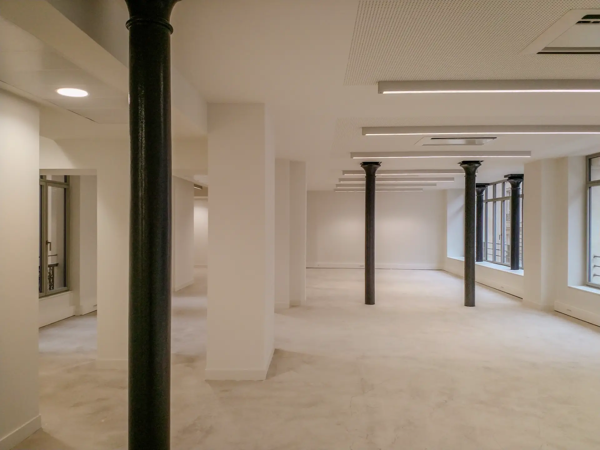 Rénovation Immeuble de Bureaux Haussmannien Paris 10e | Agence Architecture Design+Build — view 9
