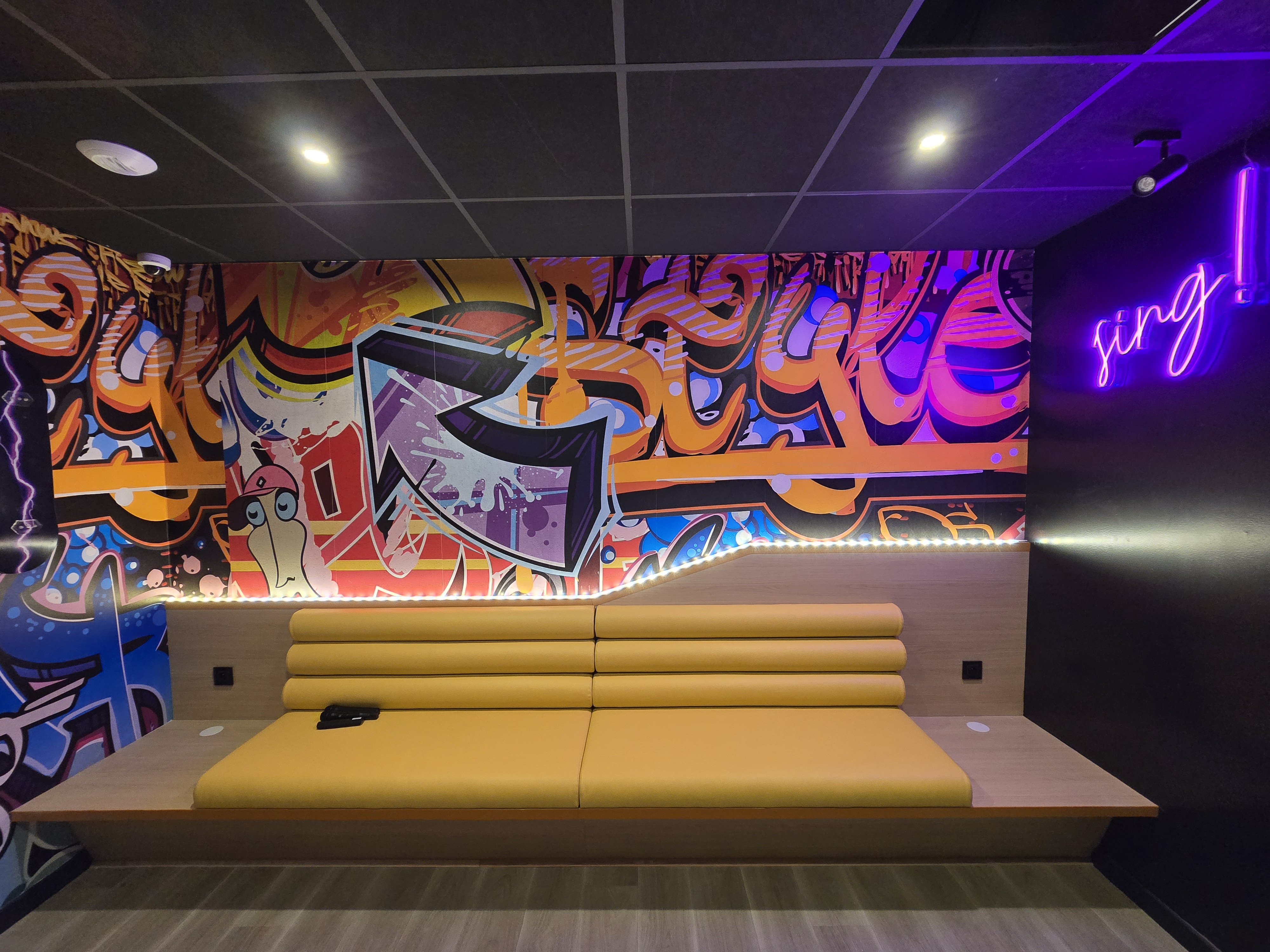 Speed Park : Aménagement de Complexes de Loisirs Indoor | Xiléades, Agence Design+Build — Commercial & Professionnel par Xiléades